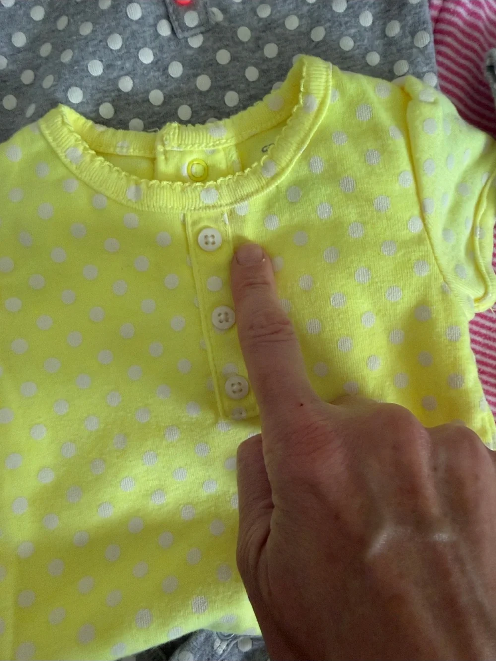 Carters 5 pieces - 6 month girl